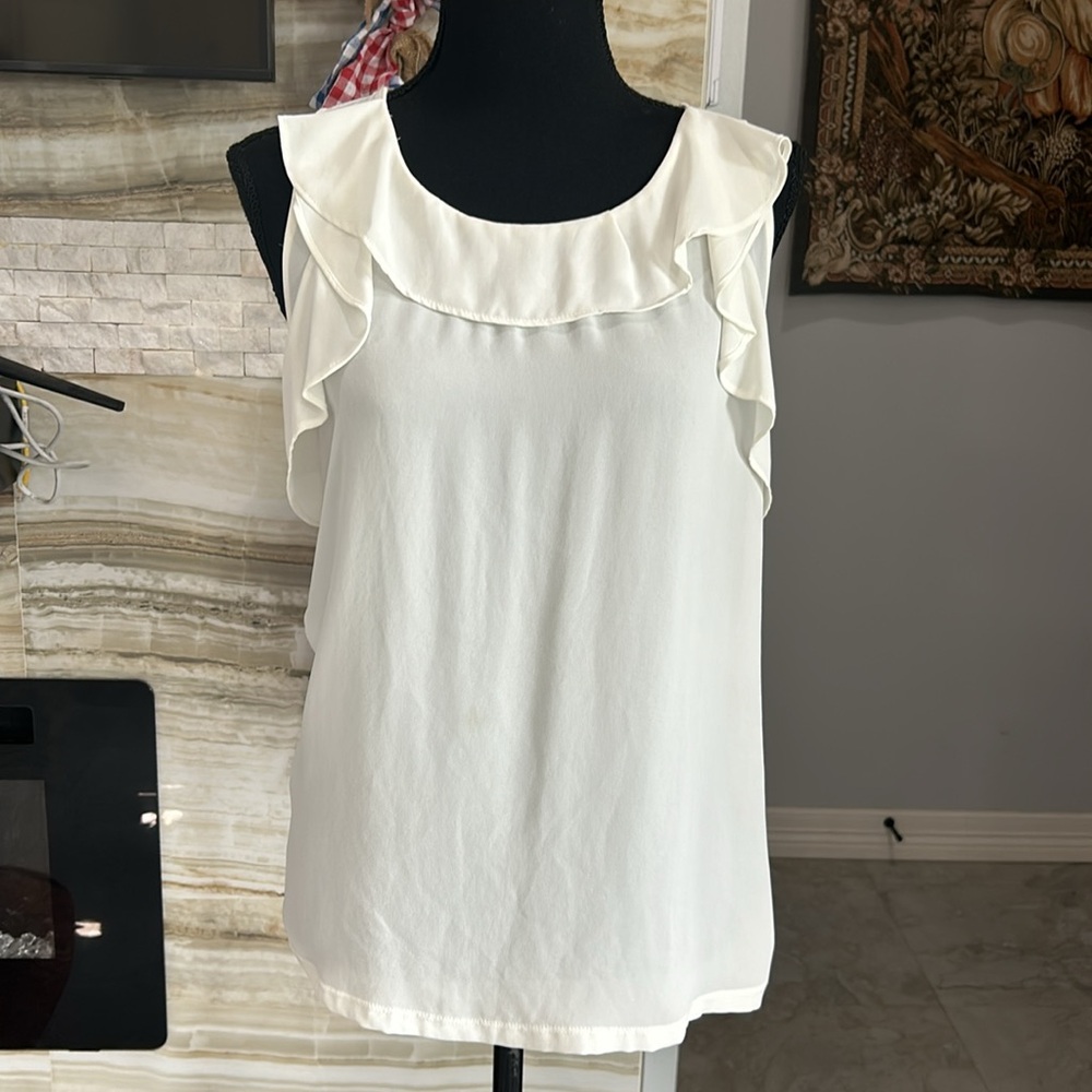 Loft Ann Taylor Cream Ruffle Trim Tank. Size S(432)